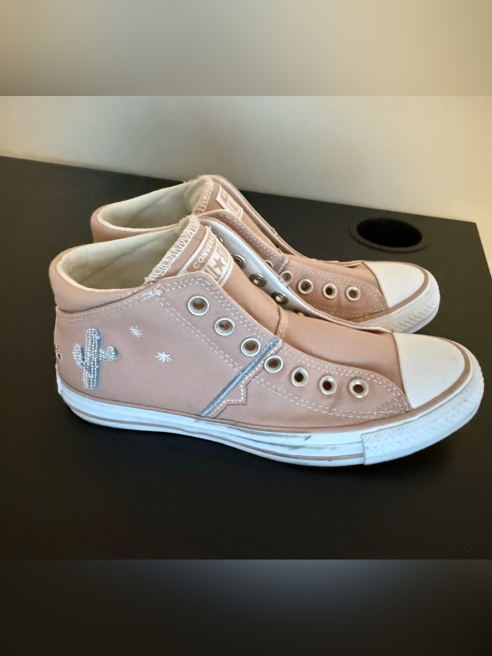 Converse Low-Top Sneakers in Light Orange